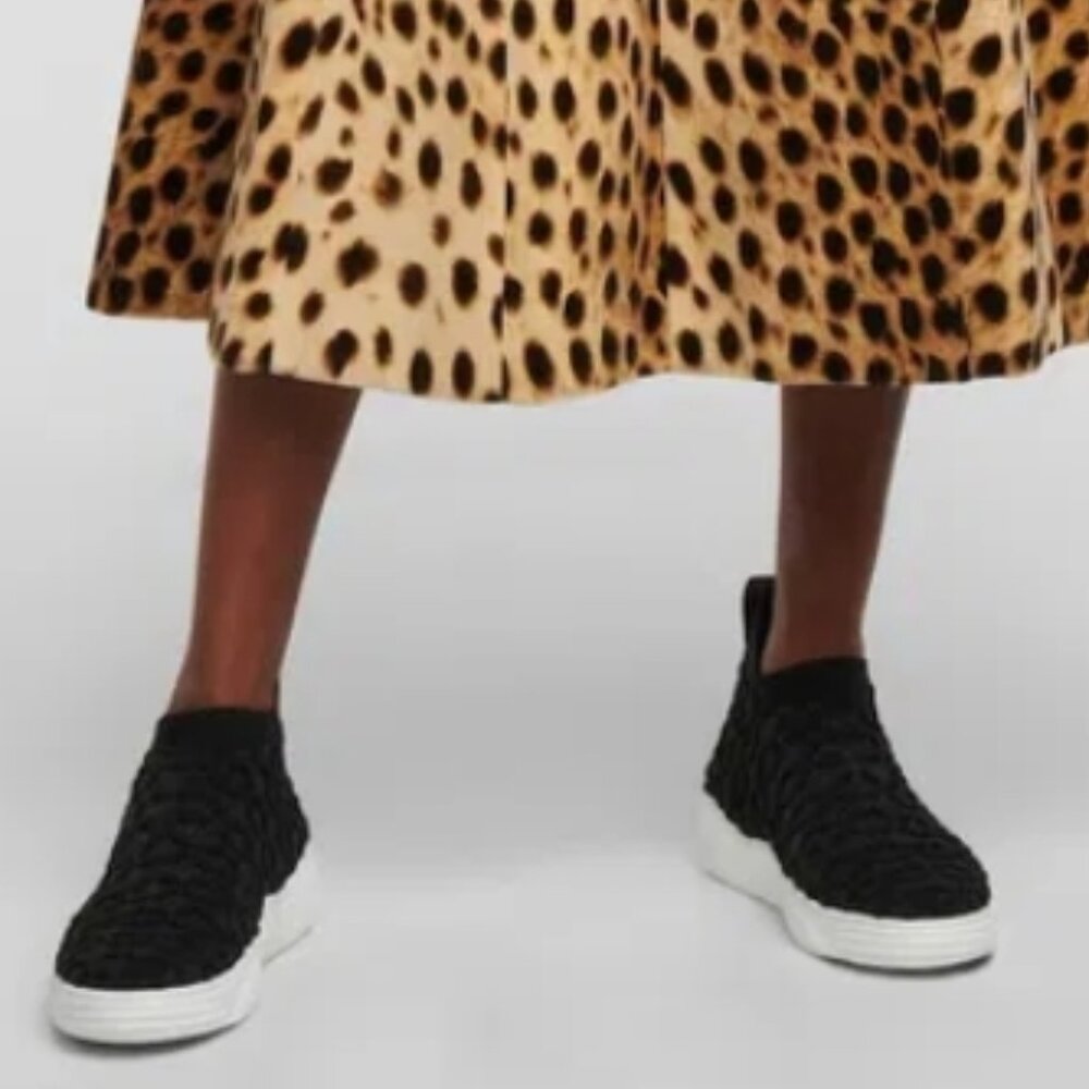 Alaia Knit Sneaker "EUC" - Picture 15 of 16